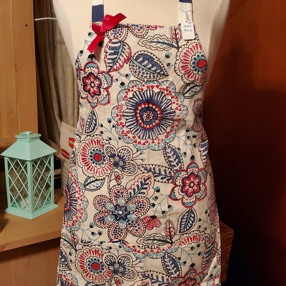APRONS - Picture 7 of 16